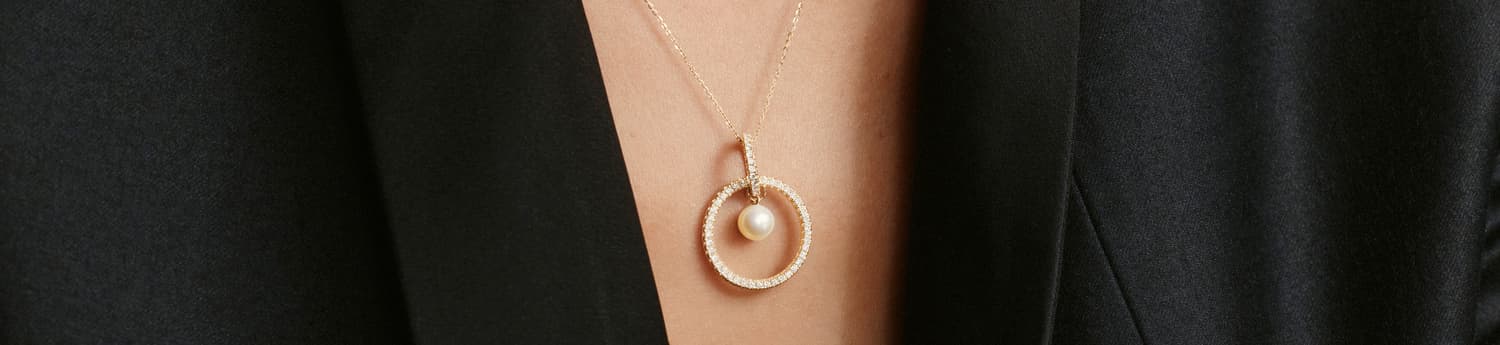 Necklaces & Pendants
