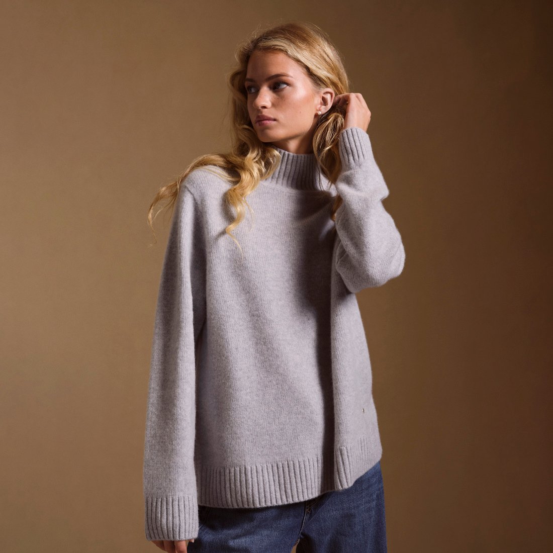 Gray K Funnel Neck Cashmere Jumper in Light Grey Melange | Aspinal