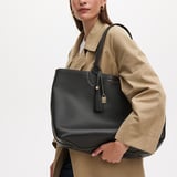 Hudson Tote Black Milled Pebble