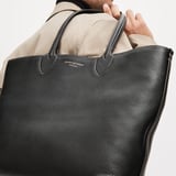 Hudson Tote Black Milled Pebble