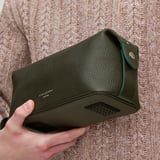 Reporter Wash Bag Forest Green Pebble