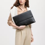 16-Inch Classic Laptop Case Black Pebble