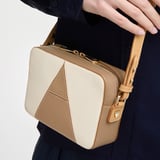 Camera Crossbody Soft Taupe & Ivory Pebble