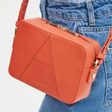 Camera Crossbody Coral Pebble