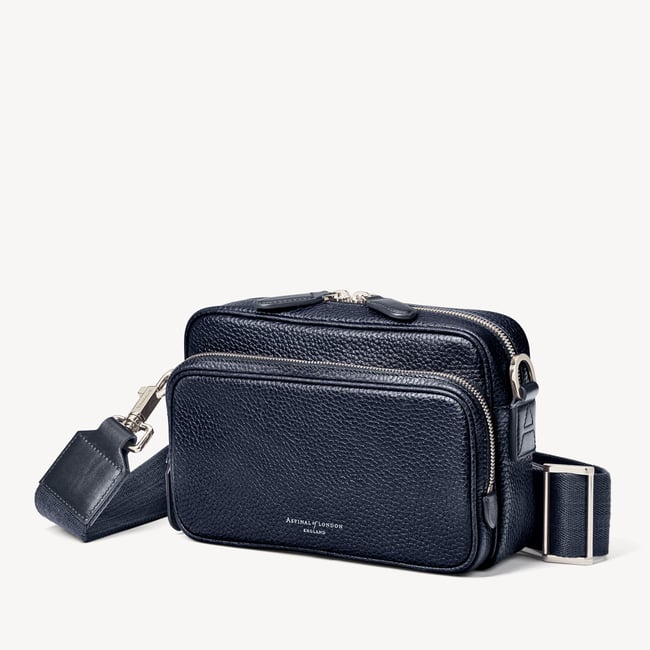 Reporter East West Messenger Navy Pebble