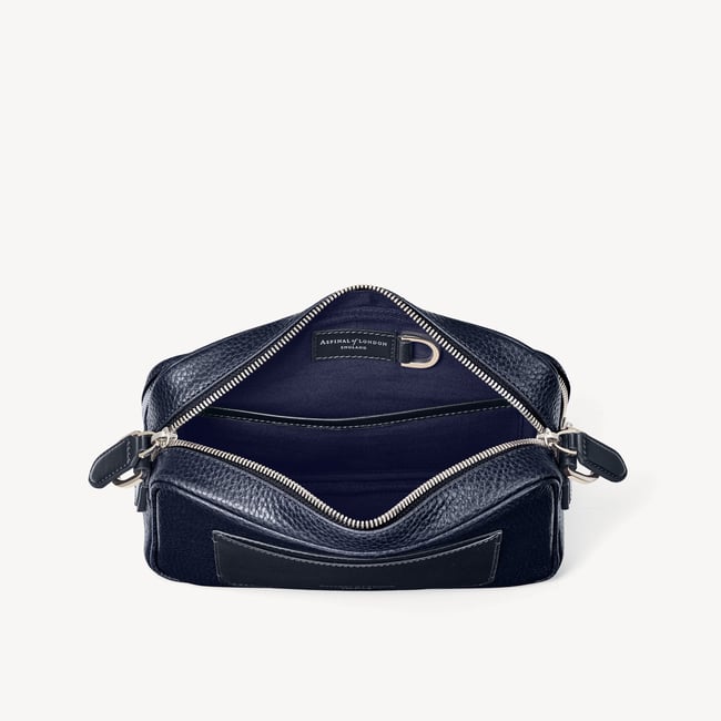 Reporter East West Messenger Navy Pebble