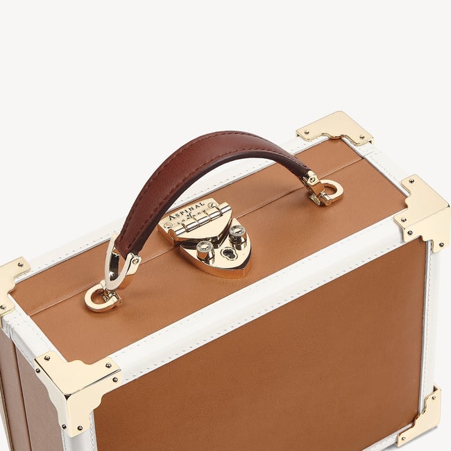 Trunk Signature Lion's Head with Tan, Ivory & Redwood