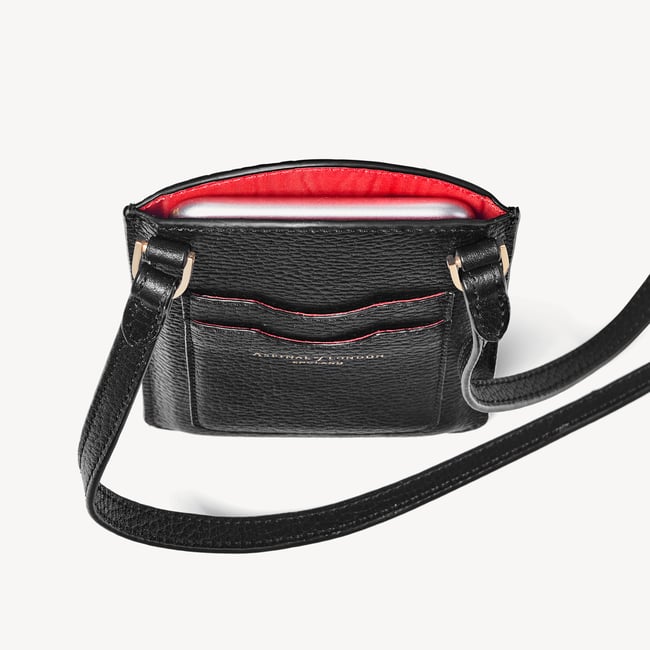London Phone Case Black Pebble