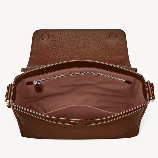 Reporter Messenger Tobacco Pebble