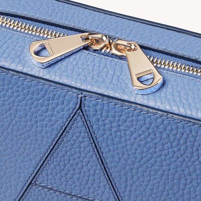 Camera Crossbody Capri Blue Pebble