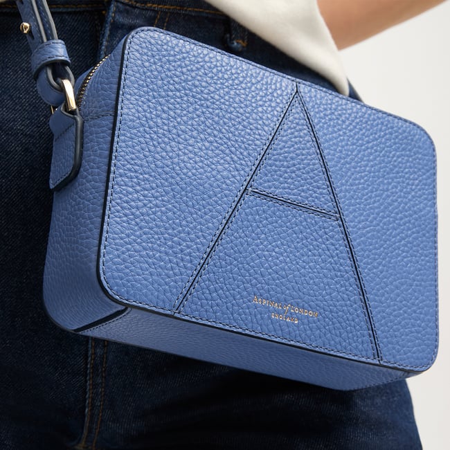 Camera Crossbody Capri Blue Pebble