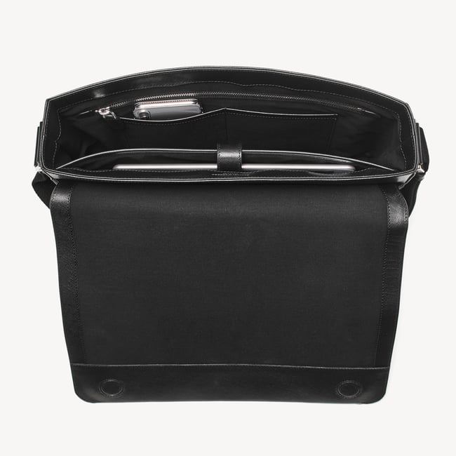 Slim Postman Messenger Black Saffiano