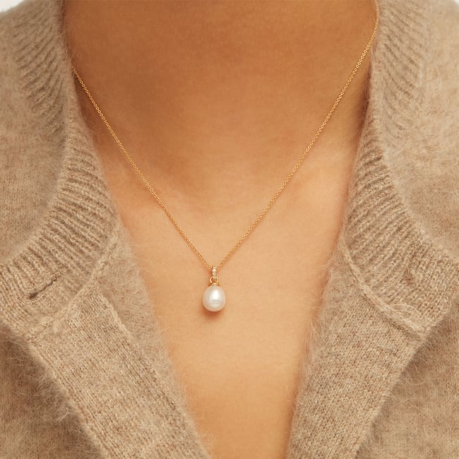 Diamond & Pearl Pendant Necklace 0.03ct Diamond