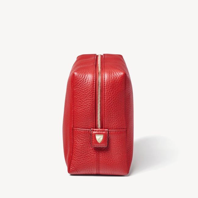 London Toiletry Bag Cardinal Red Pebble