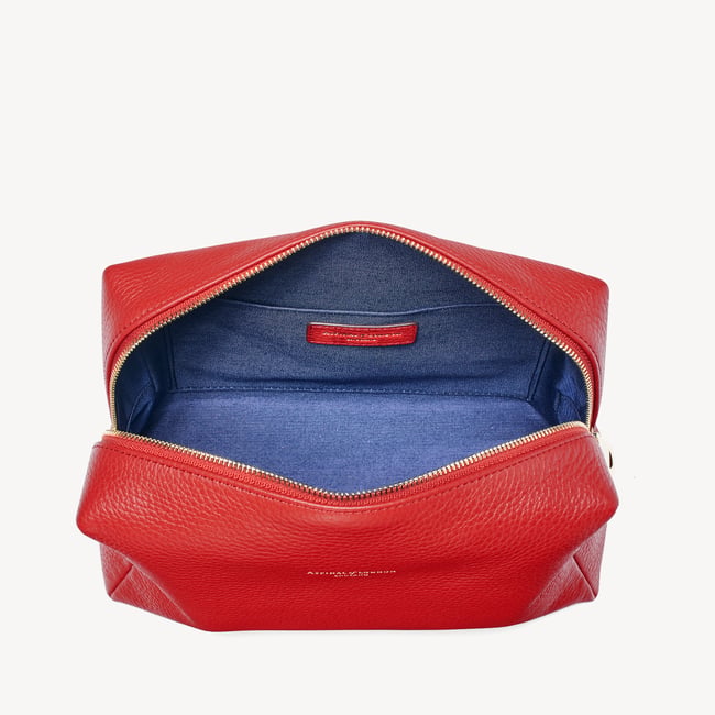 London Toiletry Bag Cardinal Red Pebble