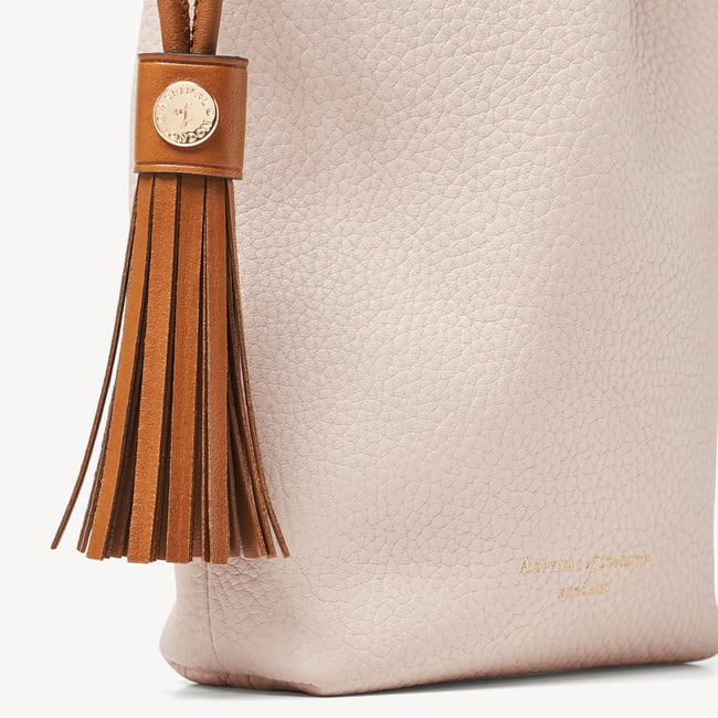 Soho Crossbody Pouch Beach Stone Premium Pebble & Smooth Tan