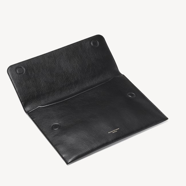 13-Inch Classic Laptop Case Black Pebble