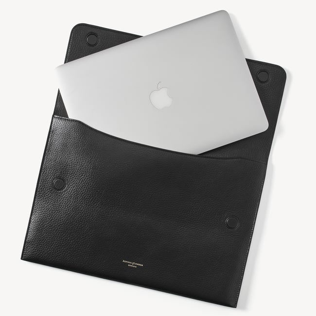 16-Inch Classic Laptop Case Black Pebble