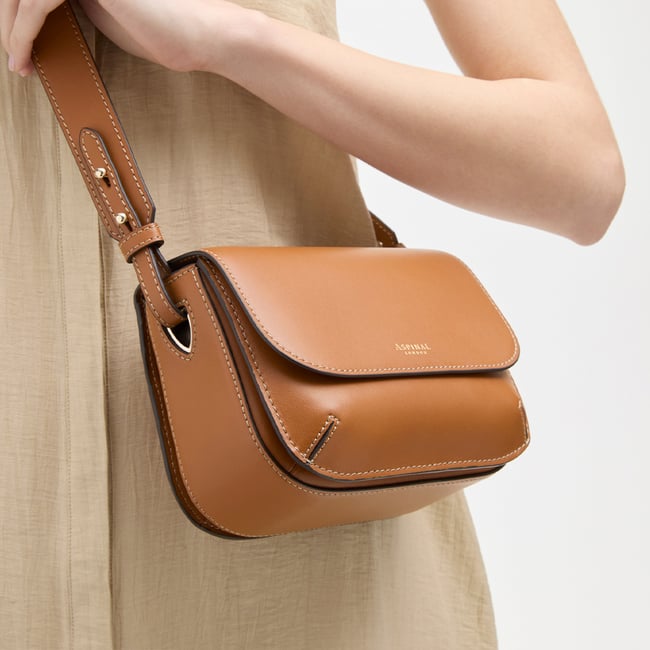 Ella Crossbody Smooth Tan