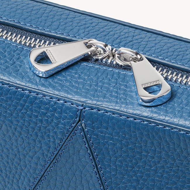 Camera Crossbody Topaz Pebble