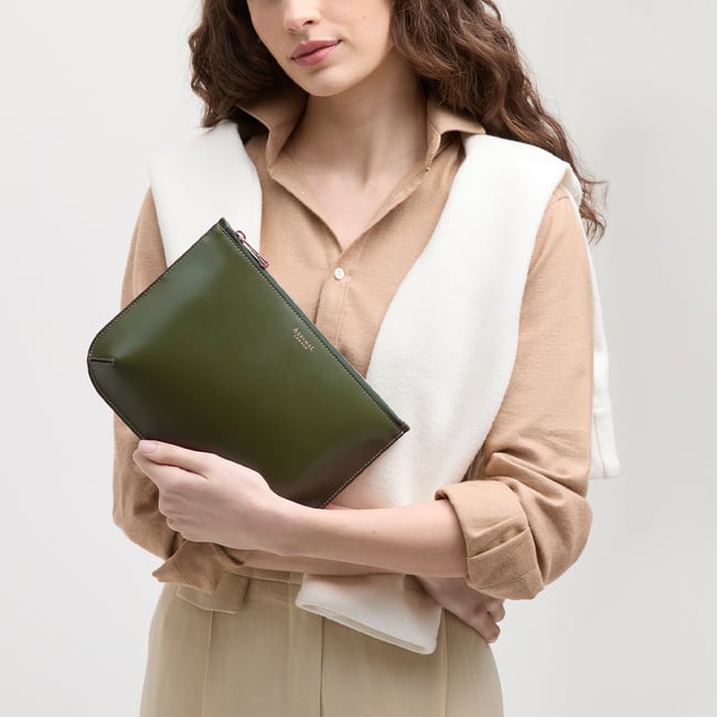 Large Ella Pouch Smooth Moss Green