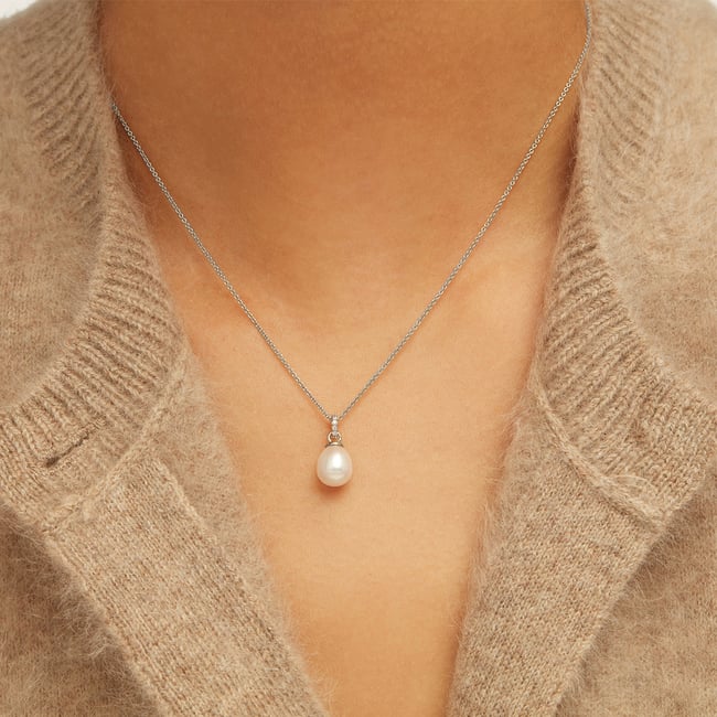 Diamond & Pearl Pendant Necklace 0.03ct Diamond