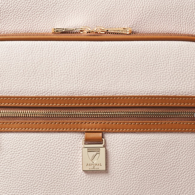 Hudson Cabin Suitcase Beach Stone Premium Pebble & Smooth Tan