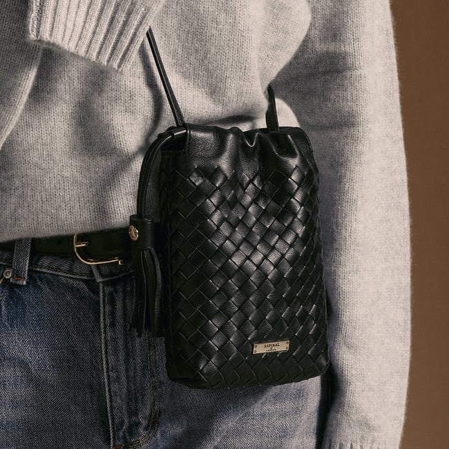 Soho Crossbody Pouch Black Woven Leather