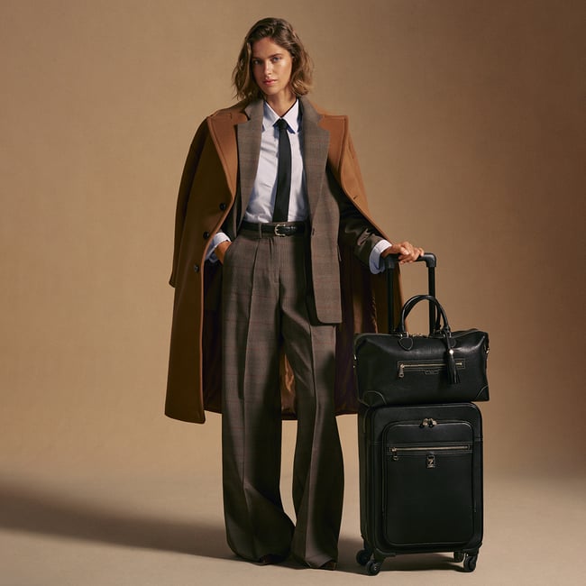 Hudson Cabin Suitcase Black Milled Pebble