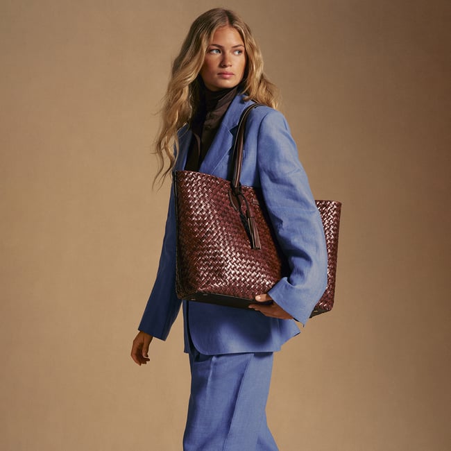 Large Island Tote Chocolate Woven Leather