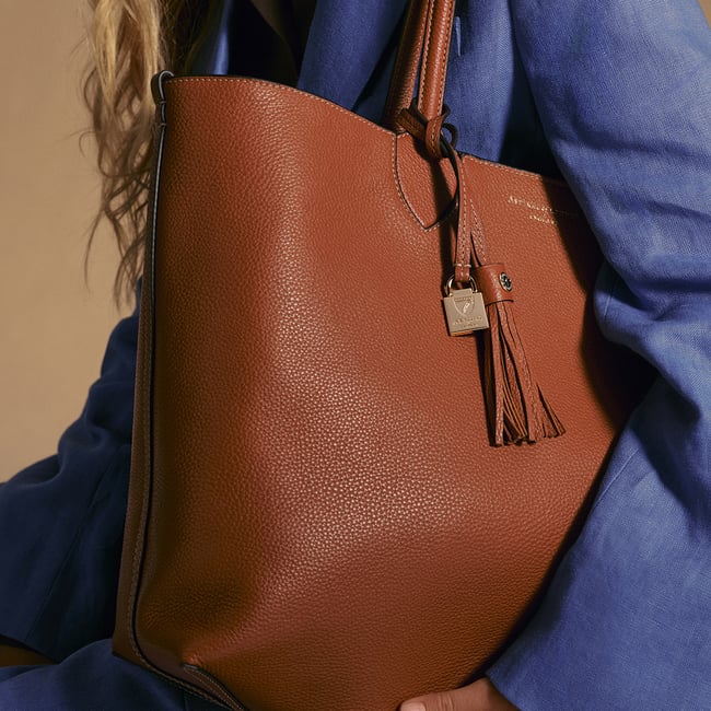Hudson Tote Tan Milled Pebble