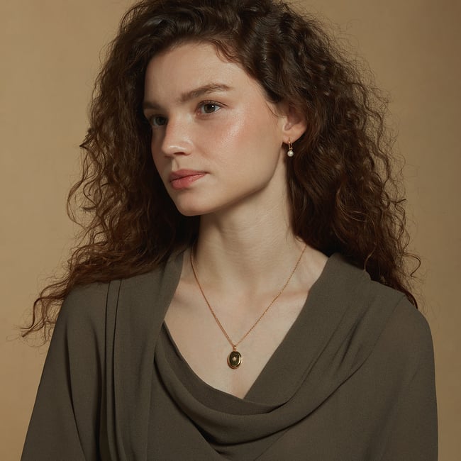 Oval Pearl Locket Necklace Pearl Cabochon & 18ct Gold Vermeil