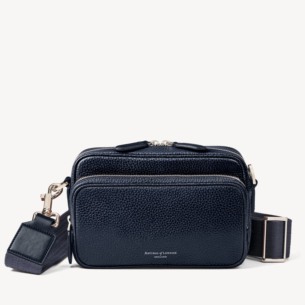Reporter East West Messenger Navy Pebble