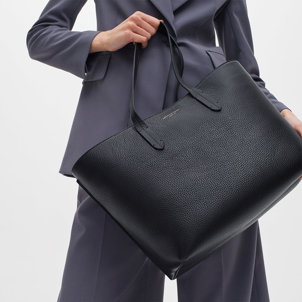 East West Tote Black Pebble