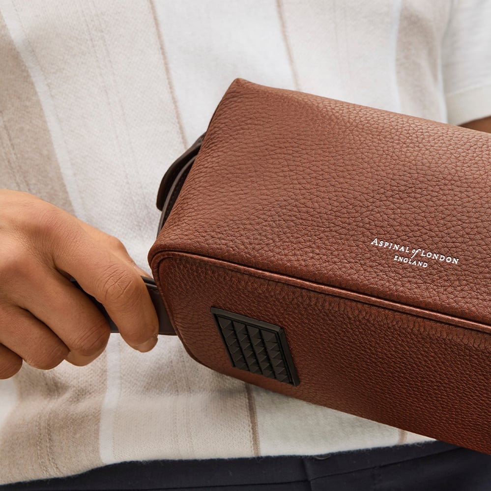 Reporter Wash Bag Tobacco Pebble