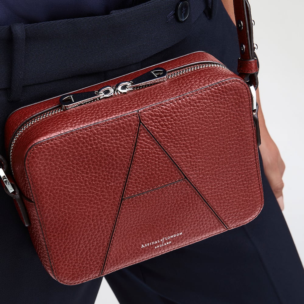 Camera Crossbody Merlot Pebble