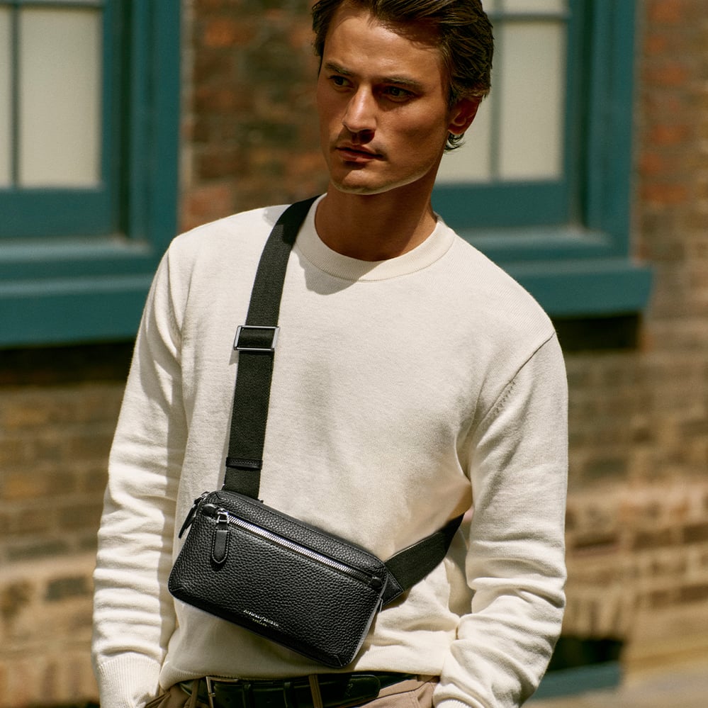 Reporter Compact Crossbody Black Pebble