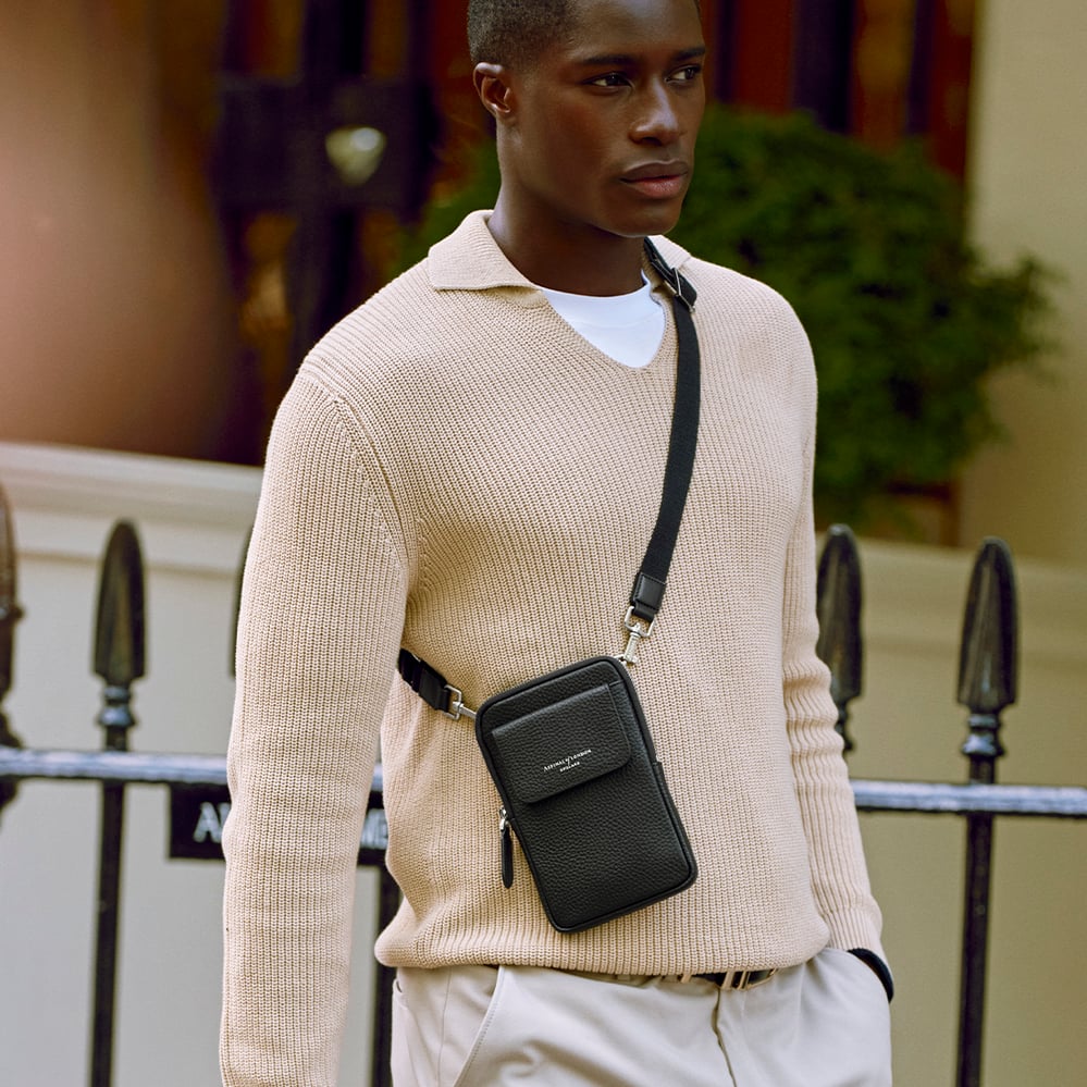 Reporter Crossbody Phone Bag Black Pebble