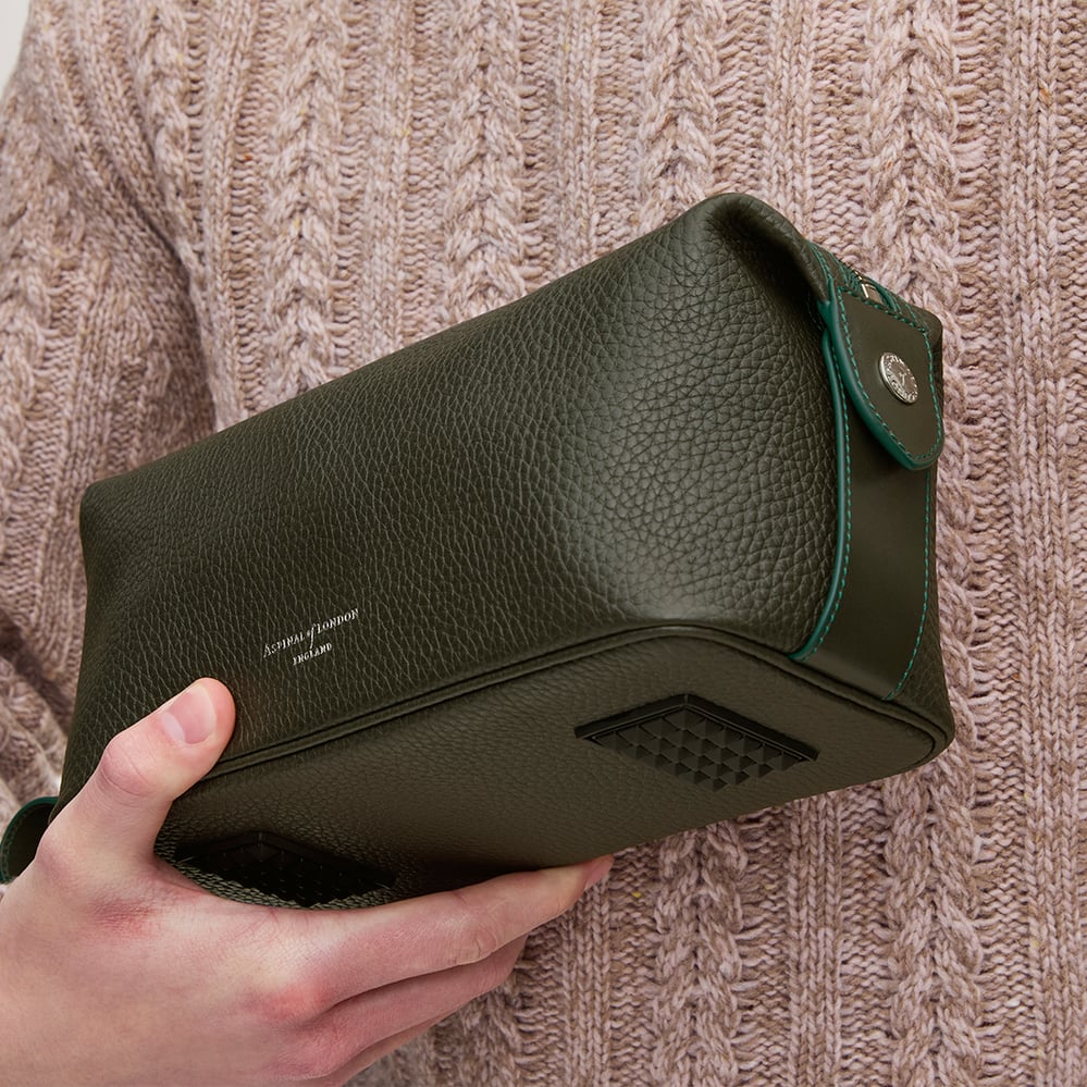Reporter Wash Bag Forest Green Pebble