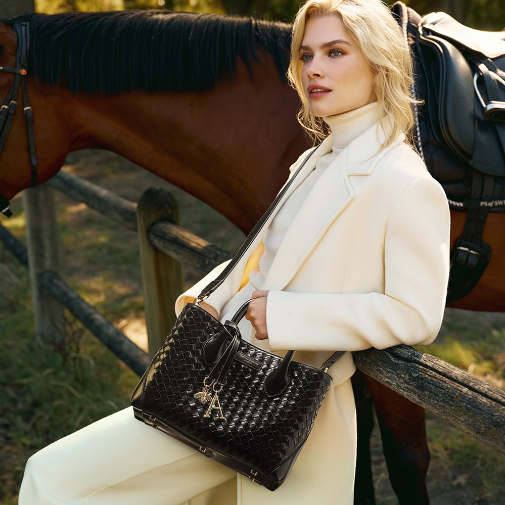 Midi London Tote Black Woven Leather
