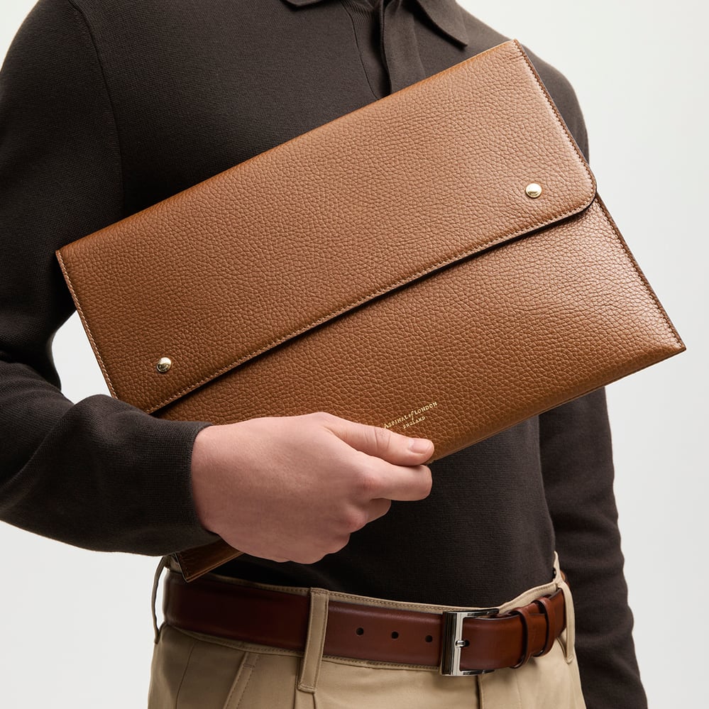 13-Inch Classic Laptop Case Tan Pebble
