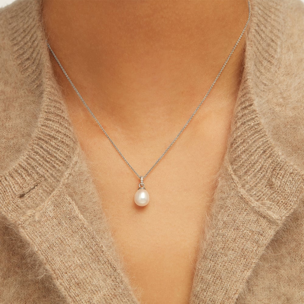 Diamond & Pearl Pendant Necklace 0.03ct Diamond