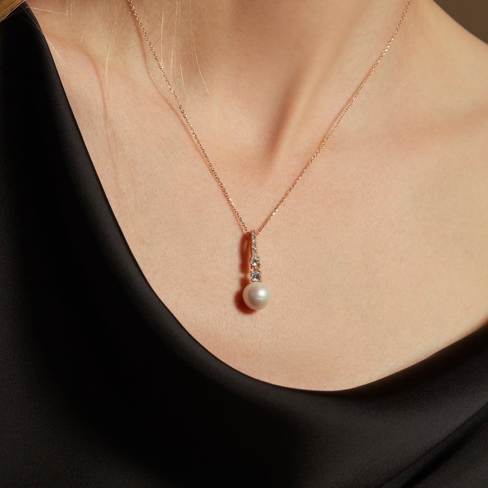 Icy Diamond & Pearl Drop Necklace 0.48ct Diamond