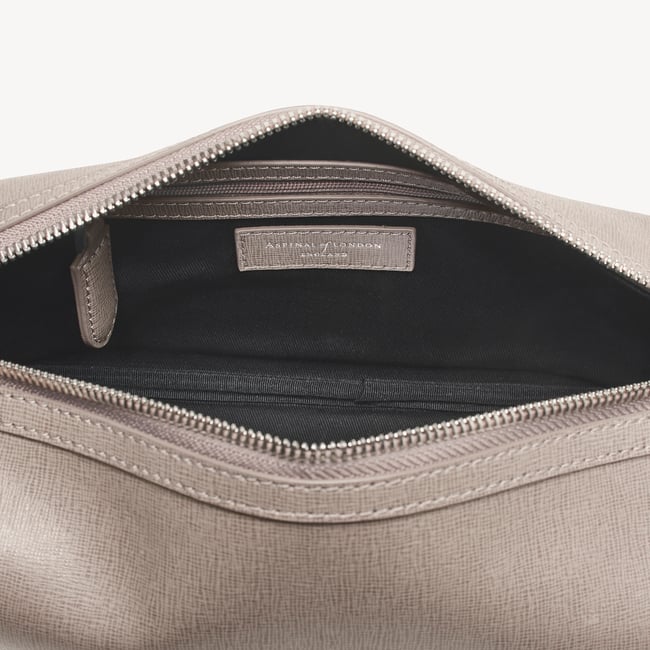 Mount Street Washbag Warm Grey Saffiano