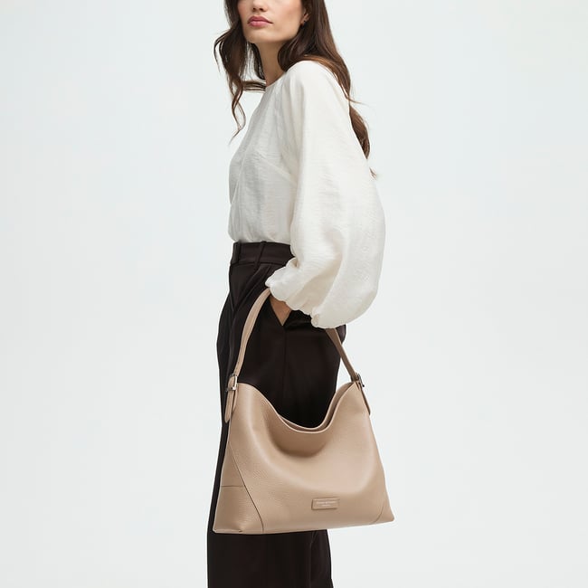 Hobo Soft Taupe Pebble
