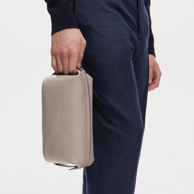 Mount Street Washbag Warm Grey Saffiano