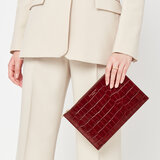 Large Essential Flat Pouch Deep Shine Bordeaux Croc