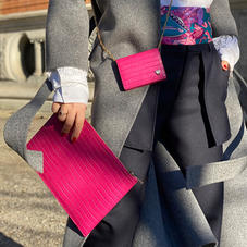 Large Essential Flat Pouch in Deep Shine Penelope Pink Small Croc