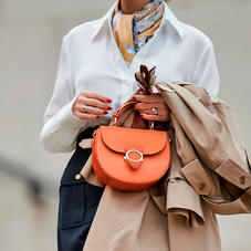 Saddle Bag in Marmalade Pebble