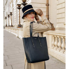 Essential Tote in Black Pebble
